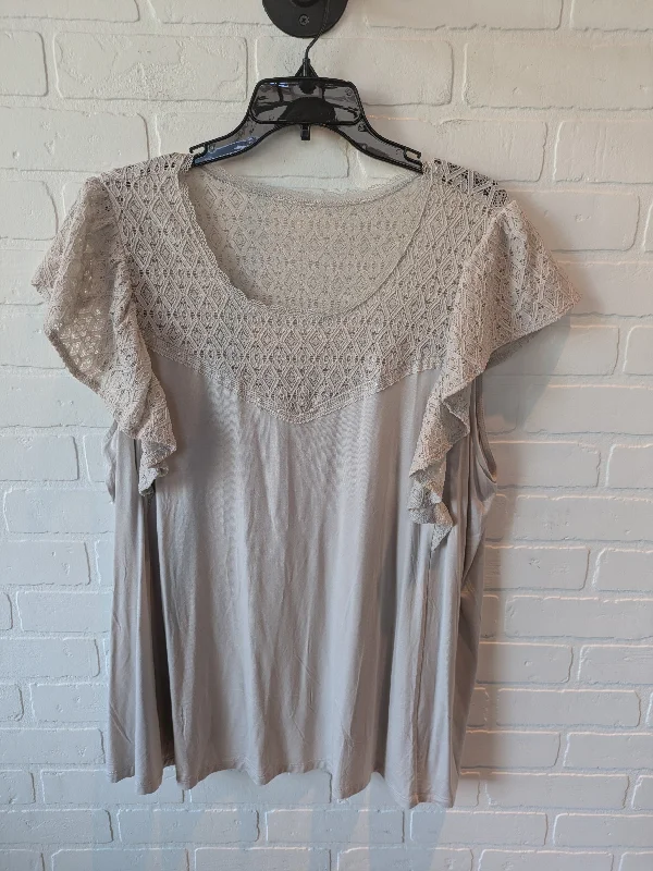 Top Short Sleeve By Torrid In Tan, Size: 3x